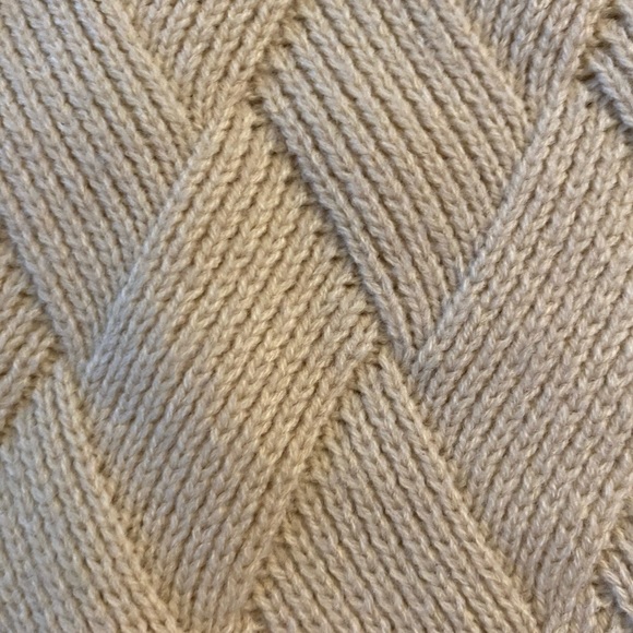 Kendall & Kylie Womens Cream Crew Neck Sweated with a Basketweave Pattern/Size S - Picture 5 of 10